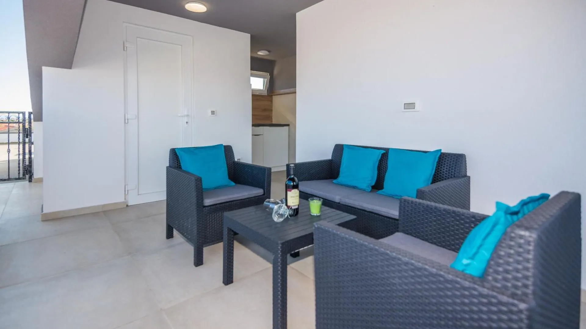 Apartments Spanic Haus Mit Pool 비르 펜션