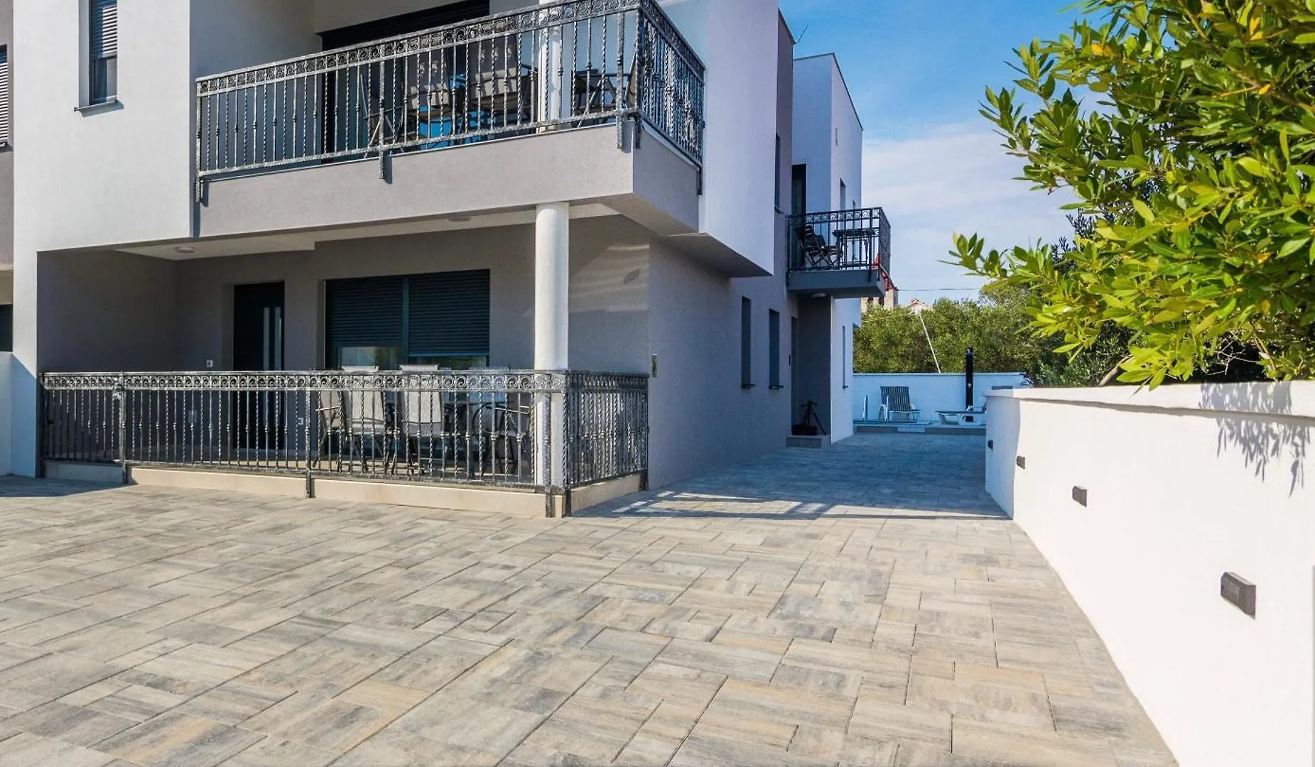 Apartments Spanic Haus Mit Pool 비르 펜션